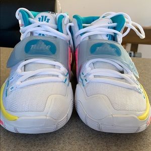 Nike BQ4630-101 Kyrie men size 4